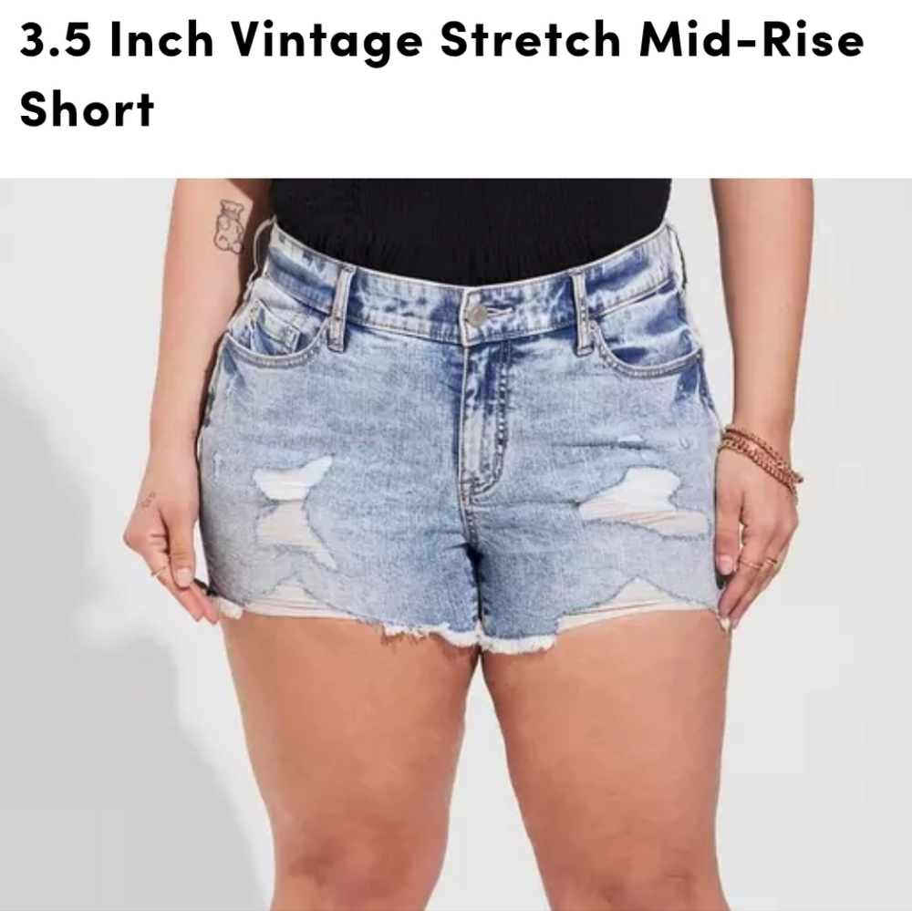 Torrid Light Blue Distressed Jean Shorts Sz 22 NWT Mid-rise Vintage Stretch